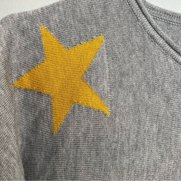 Rachel Zoe Crew Neck Pullover Sweater Sz M Star Stars Rainbow Gray Lightweight - Picture 2 of 9